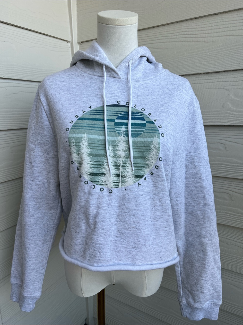 NWOT League Light Gray Cropped Hoodie - Ouray Colorado - Large